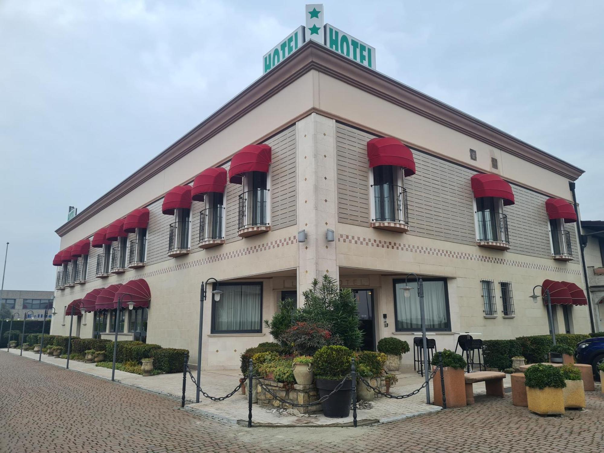 Hotel Lenotel Exterior photo