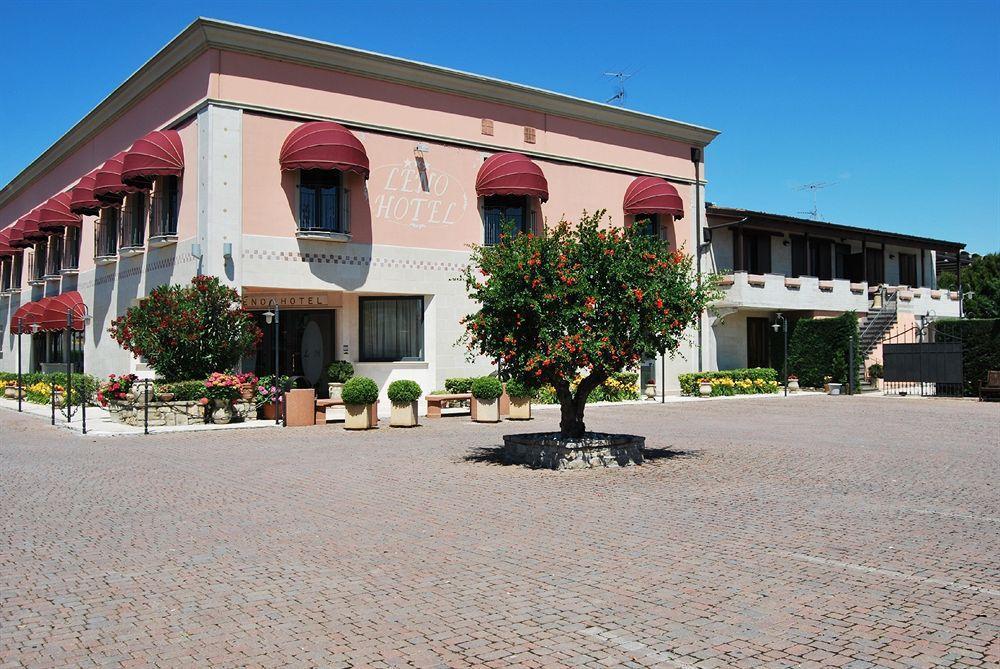 Hotel Lenotel Exterior photo